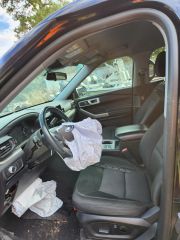 2022 Ford Explorer XLT - Interior Front Seat Image